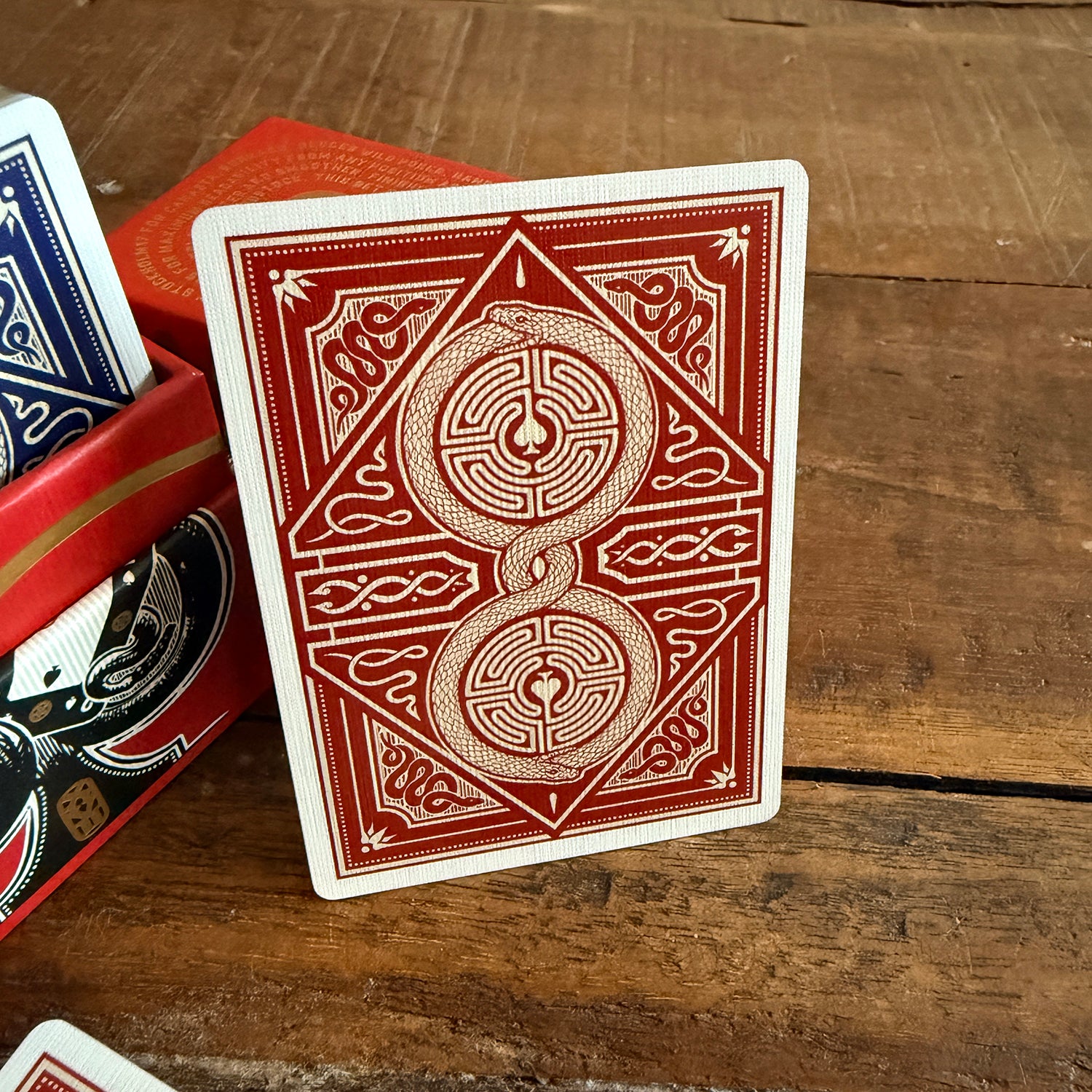 Poker☆ fake です Amazon.com: FAKE ACES Poker Chip Set-300 Clay Poker Chips with